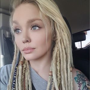 Meet your Posher, Larrisa